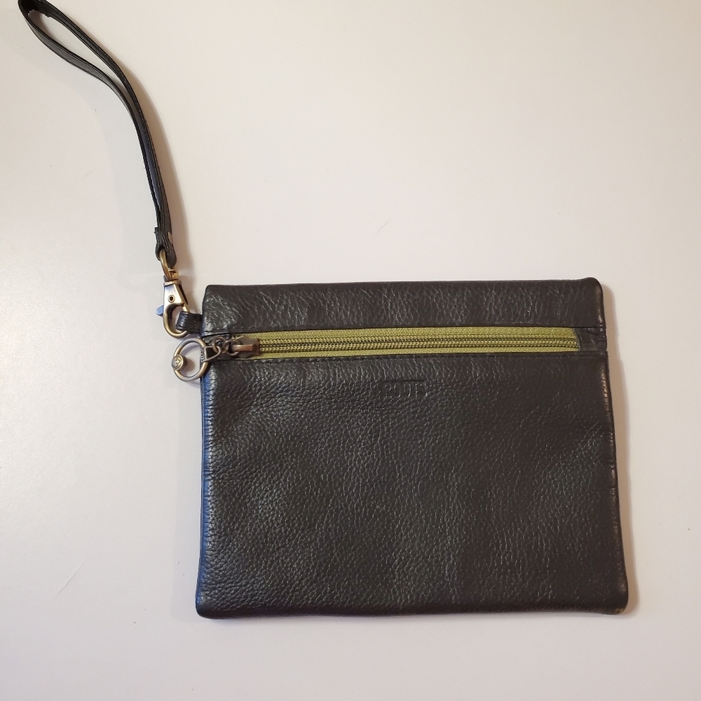 Roots Black Leather Wristlet Canada  🇨🇦